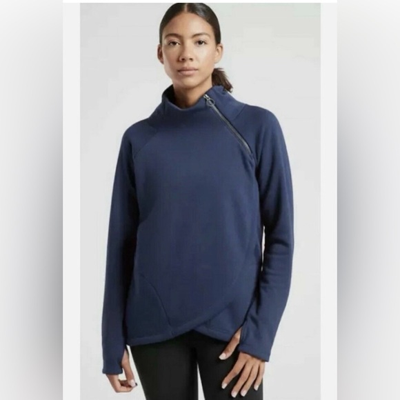 Athleta Cozy Karma Asym Pullover Soft Blue Sweatshirt Size Medium M Athleisure - Picture 1 of 11